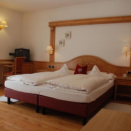 Hotel Flora Сельва-ді-Валь-Гардена Екстер'єр фото