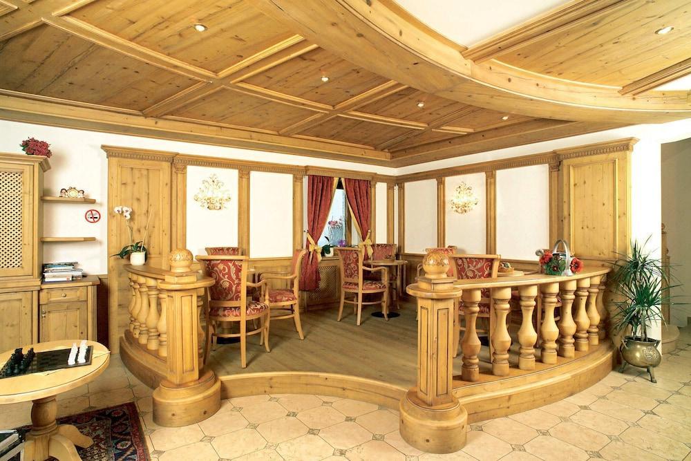 Hotel Flora Сельва-ді-Валь-Гардена Екстер'єр фото