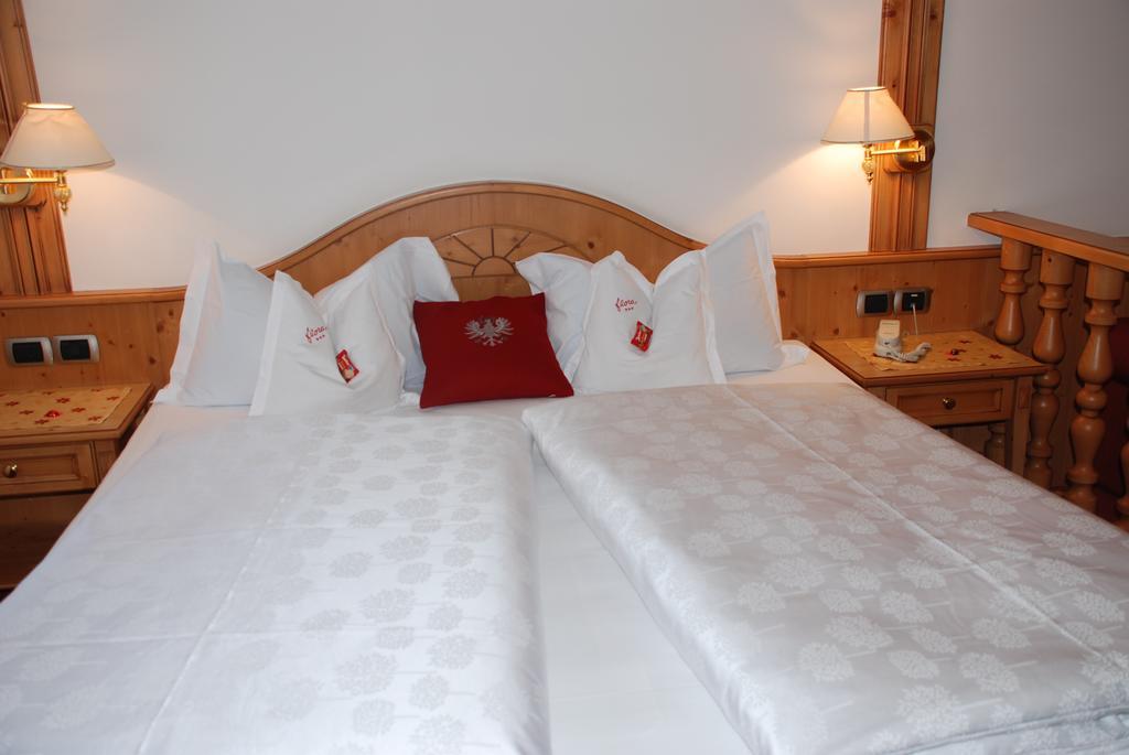 Hotel Flora Сельва-ді-Валь-Гардена Номер фото