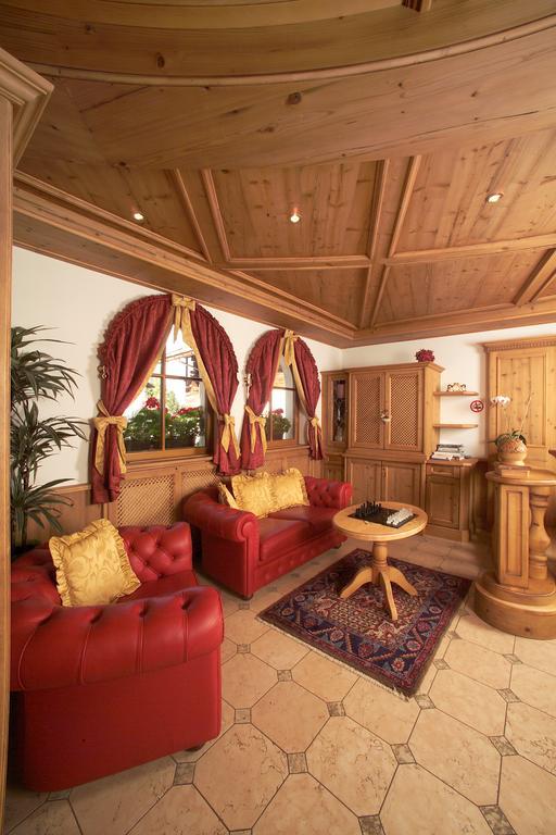 Hotel Flora Сельва-ді-Валь-Гардена Екстер'єр фото
