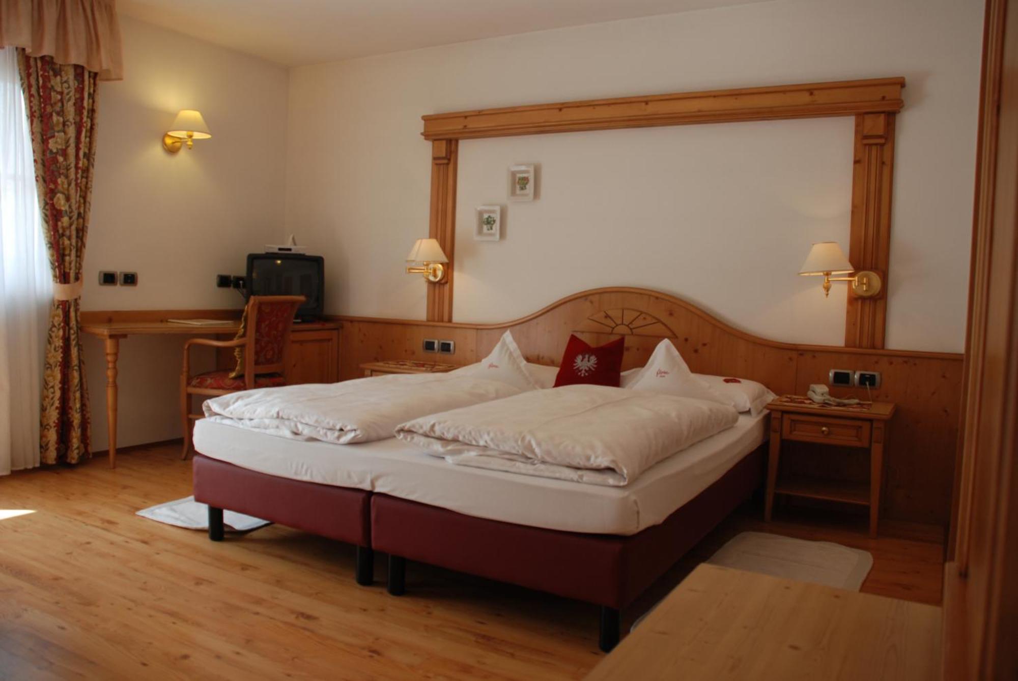 Hotel Flora Сельва-ді-Валь-Гардена Екстер'єр фото