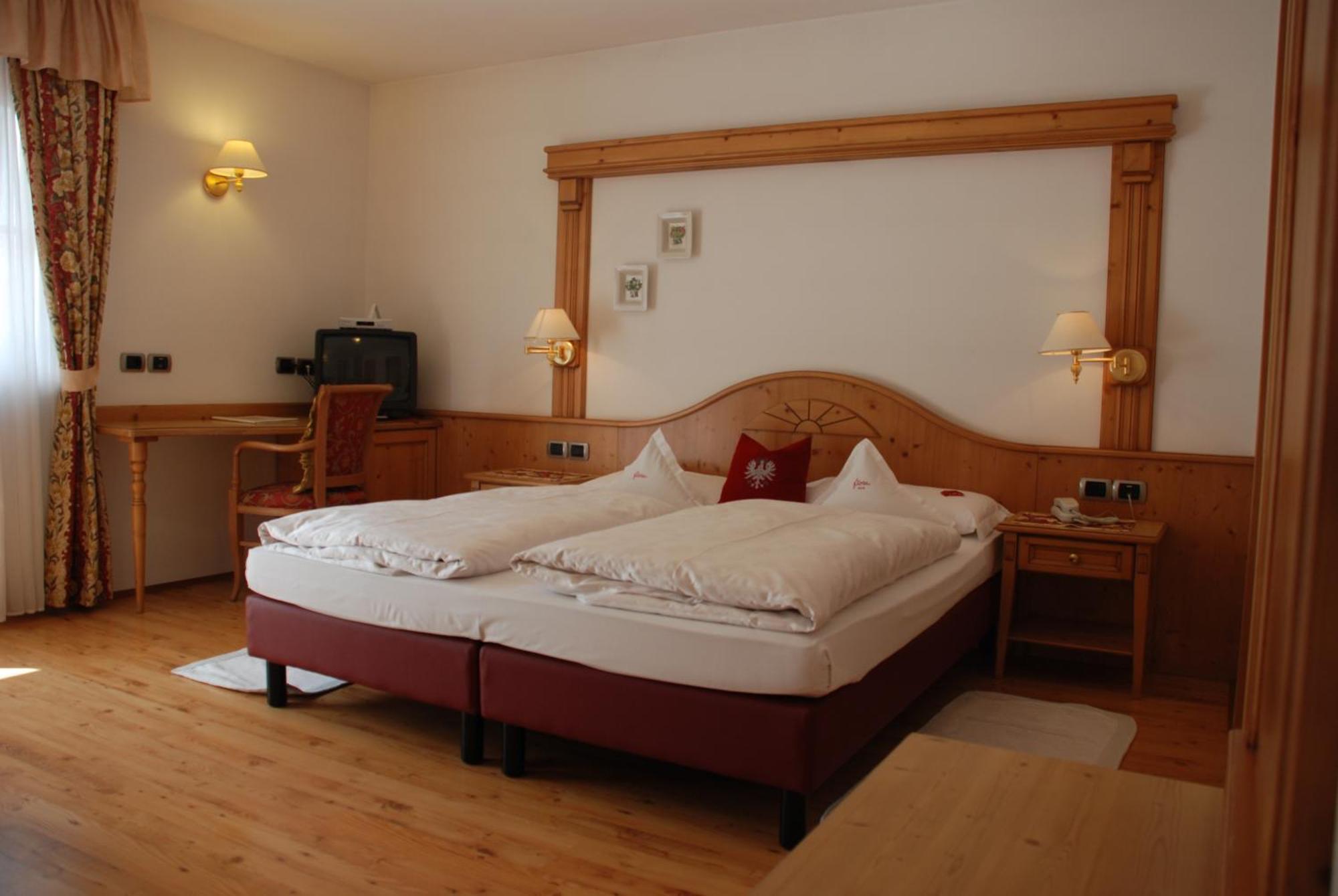 Hotel Flora Сельва-ді-Валь-Гардена Екстер'єр фото