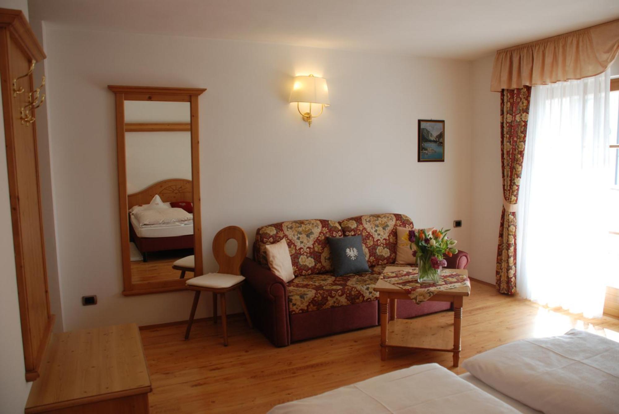 Hotel Flora Сельва-ді-Валь-Гардена Екстер'єр фото