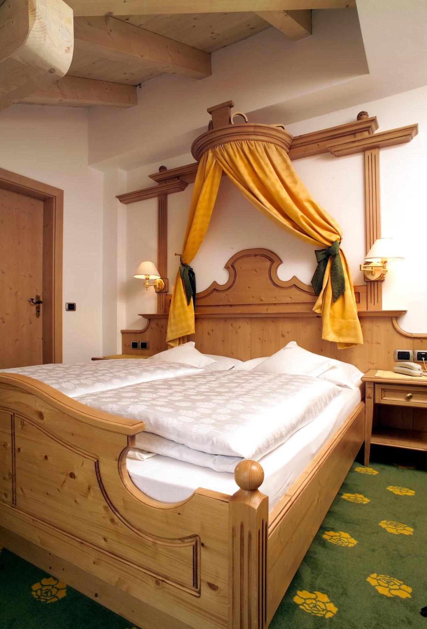 Hotel Flora Сельва-ді-Валь-Гардена Екстер'єр фото