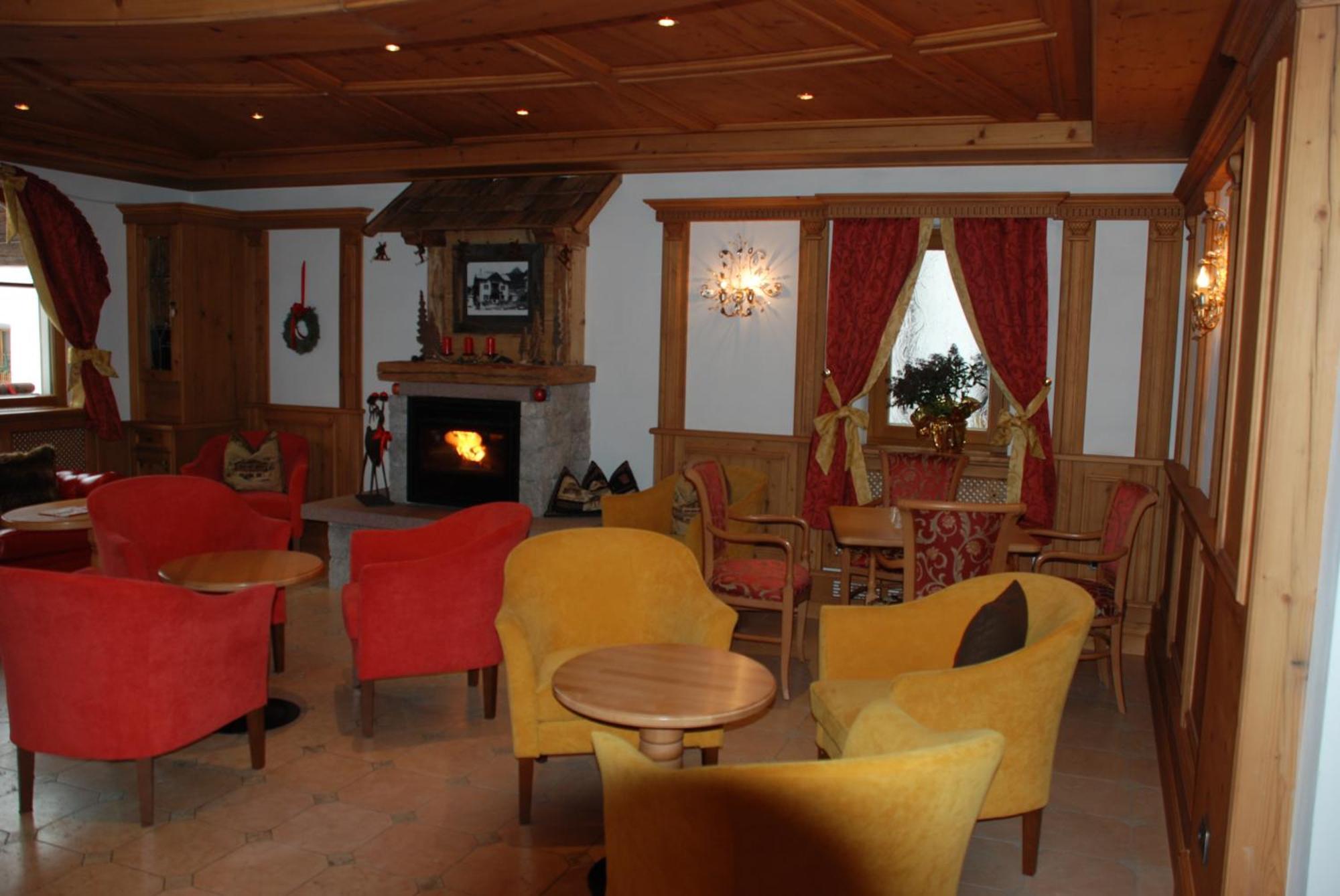 Hotel Flora Сельва-ді-Валь-Гардена Екстер'єр фото
