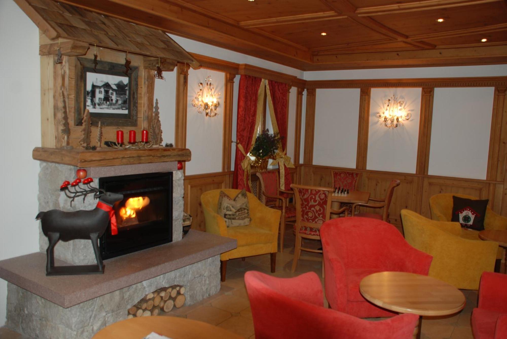 Hotel Flora Сельва-ді-Валь-Гардена Екстер'єр фото