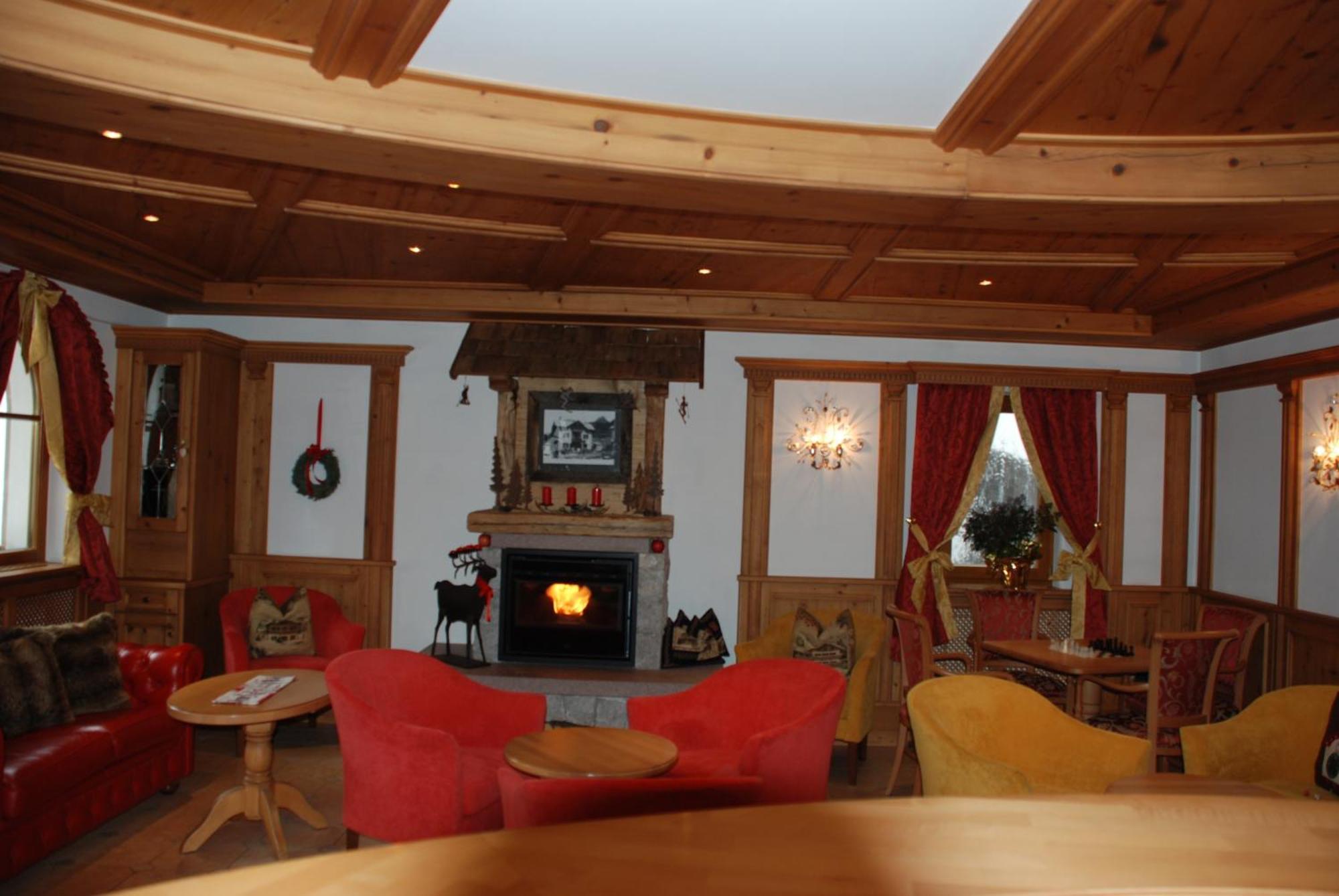 Hotel Flora Сельва-ді-Валь-Гардена Екстер'єр фото